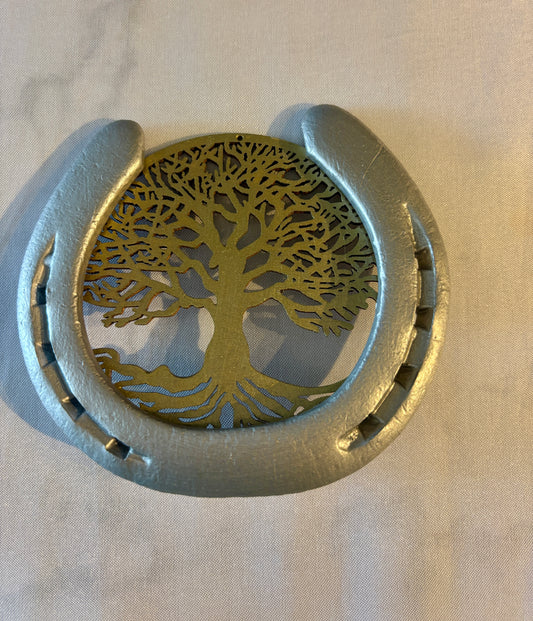 fer à cheval avec son symbole : L’arbre de vie