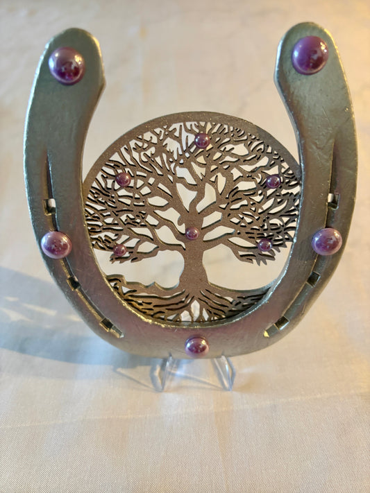 fer à cheval avec son symbole l’arbre de vie