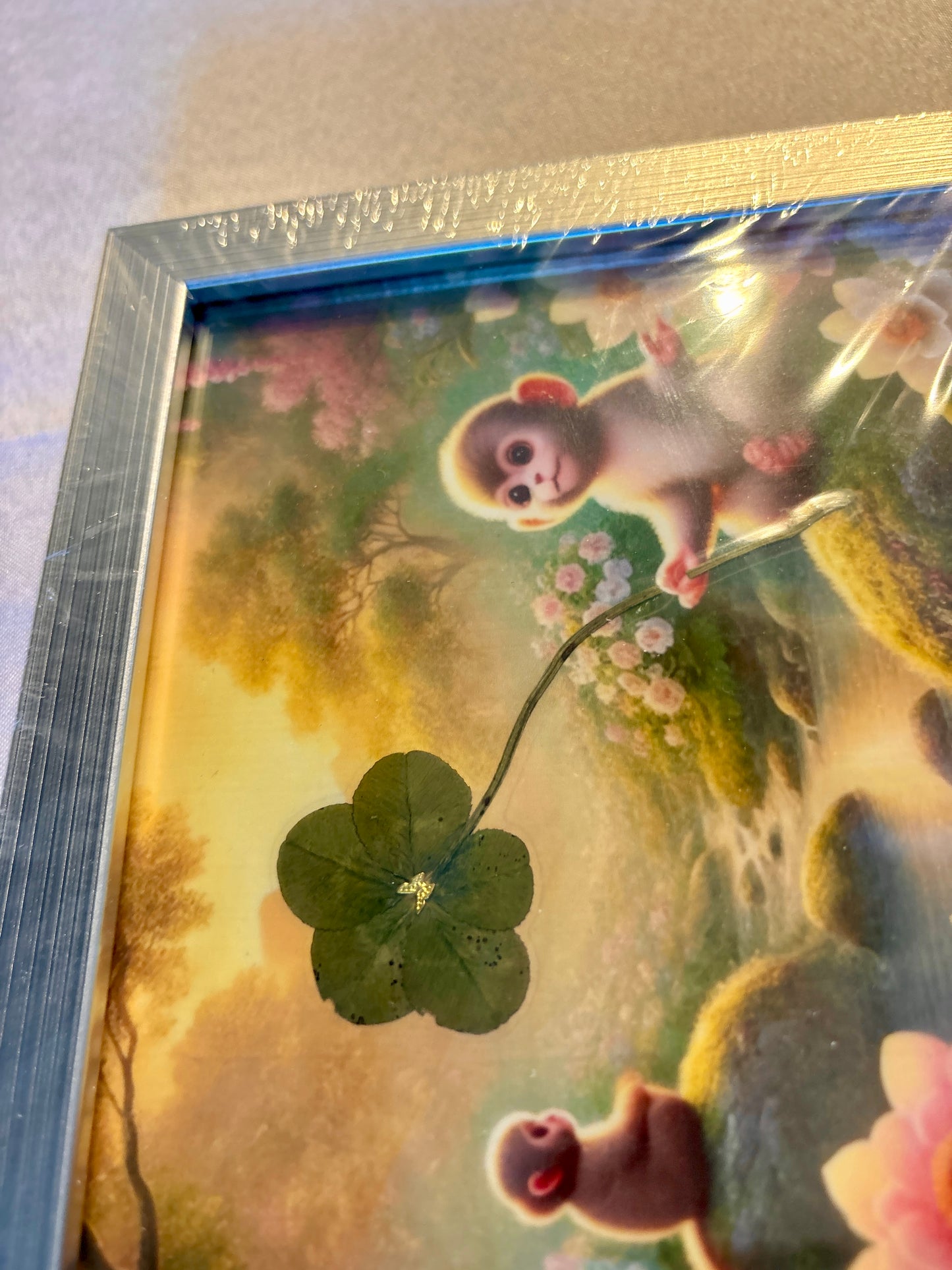 cadre trèfle à cinq feuilles ( rare ) format A5/ porte bonheur singe