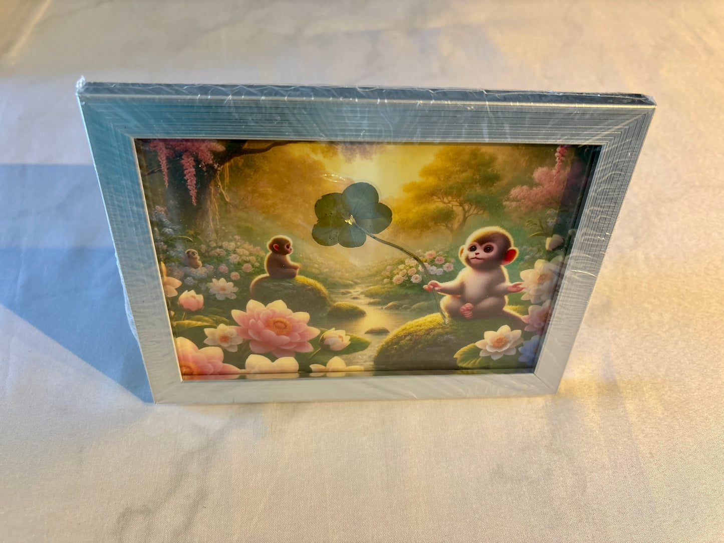 cadre trèfle à cinq feuilles ( rare ) format A5/ porte bonheur singe