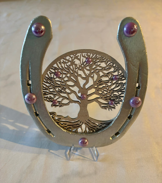 fer à cheval avec son symbole l’arbre de vie
