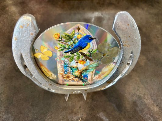 Création unique /fer à cheval avec un Cd et son véritable trèfle à quatre feuilles 🍀 oiseaux/colibri