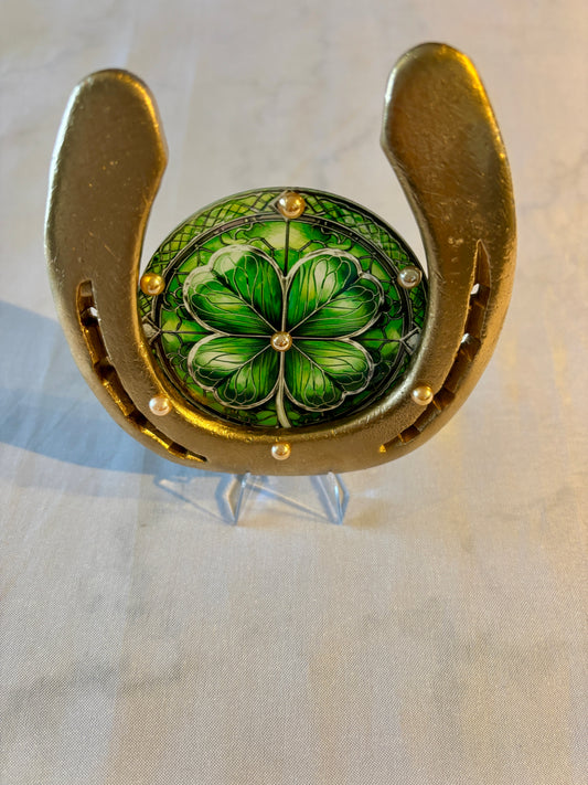 Porte bonheur fer à cheval et son trèfle à quatre feuilles